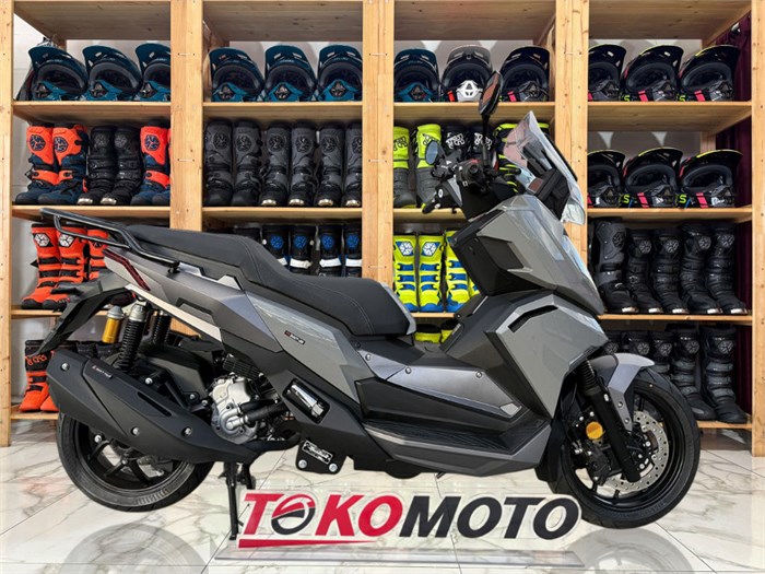 Скутер VMC T-15 TY300T-2E 276cc (инжектор, водян. охлаждение, тормоз. система ABS) СЕРИЯ TR3000 (BLACK)(тм) JamyTQgegFLKXVwLApcjI0