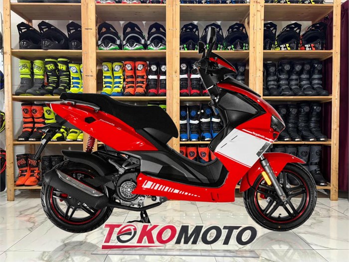 Скутер Regulmoto FORMULA 125 (LJ175T-8M) (Красный/ белый, , 100020-4) d03zGyz8iM3zsqNBKbudM0