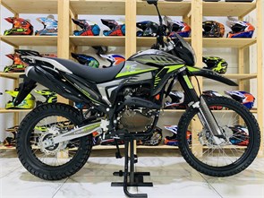 {{productViewItem.photos[photoViewList.activeNavIndex].Alt || productViewItem.photos[photoViewList.activeNavIndex].Description || 'Мотоцикл Regulmoto TE (Tour Enduro) PR, 6 скоростей (Черный/ зеленый'}}