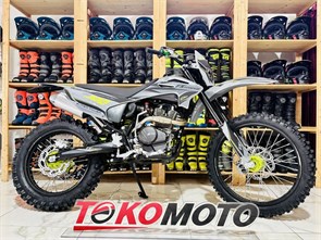 {{productViewItem.photos[photoViewList.activeNavIndex].Alt || productViewItem.photos[photoViewList.activeNavIndex].Description || 'Мотоцикл эндуро FX MOTO YZ-300 (зелёный)'}}