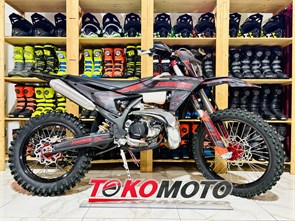 {{photo.Alt || photo.Description || 'Мотоцикл эндуро ZUUMAV K9 MT300  2T (чёрно-оранжевый)'}}