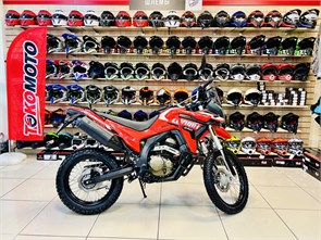 {{photo.Alt || photo.Description || 'Мотоцикл LONCIN DS250 Красный (Red, RK3), Classic, 2026(ПТС)(тм)'}}