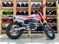 Мотоцикл эндуро FX MOTO YZ-250 (красно-белый) EJYVt0NOj8-5QGrXHku7S3 - фото 16823